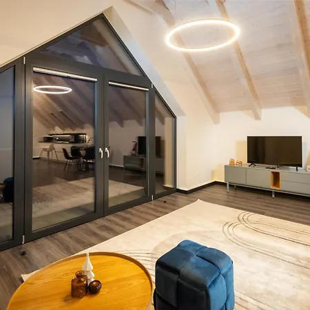 Peakula Apartment *